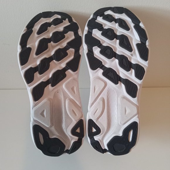 Sold elsewhere: Hoka ONE ONE Clifton 9 - Size 9.5D - Picture 5 of 6